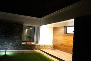  Fachada principal noche  :Vivienda-Unifamiliar en Las Llascaras