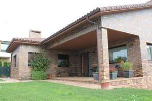 Fachada  principal   :Vivienda-Unifamilar 